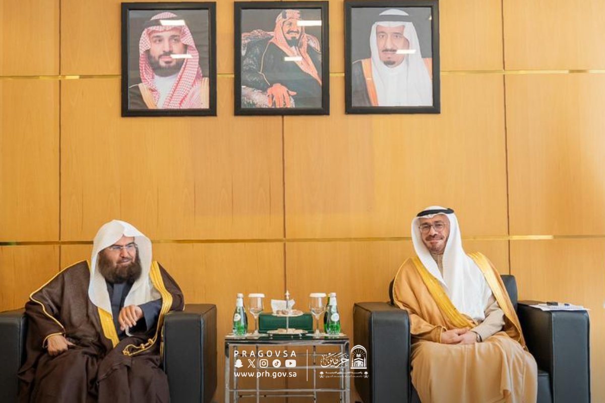 معالي رئيس الشؤون الدينية يزور مجمع الملك سلمان العالمي للغة العربية