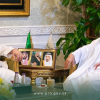 معالي رئيس الشؤون الدينية يعقد اجتماعًا مع قيادات الرئاسة في المسجد الحرام والمسجد النبوي لاستعراض سير الأعمال في شهر رمضان