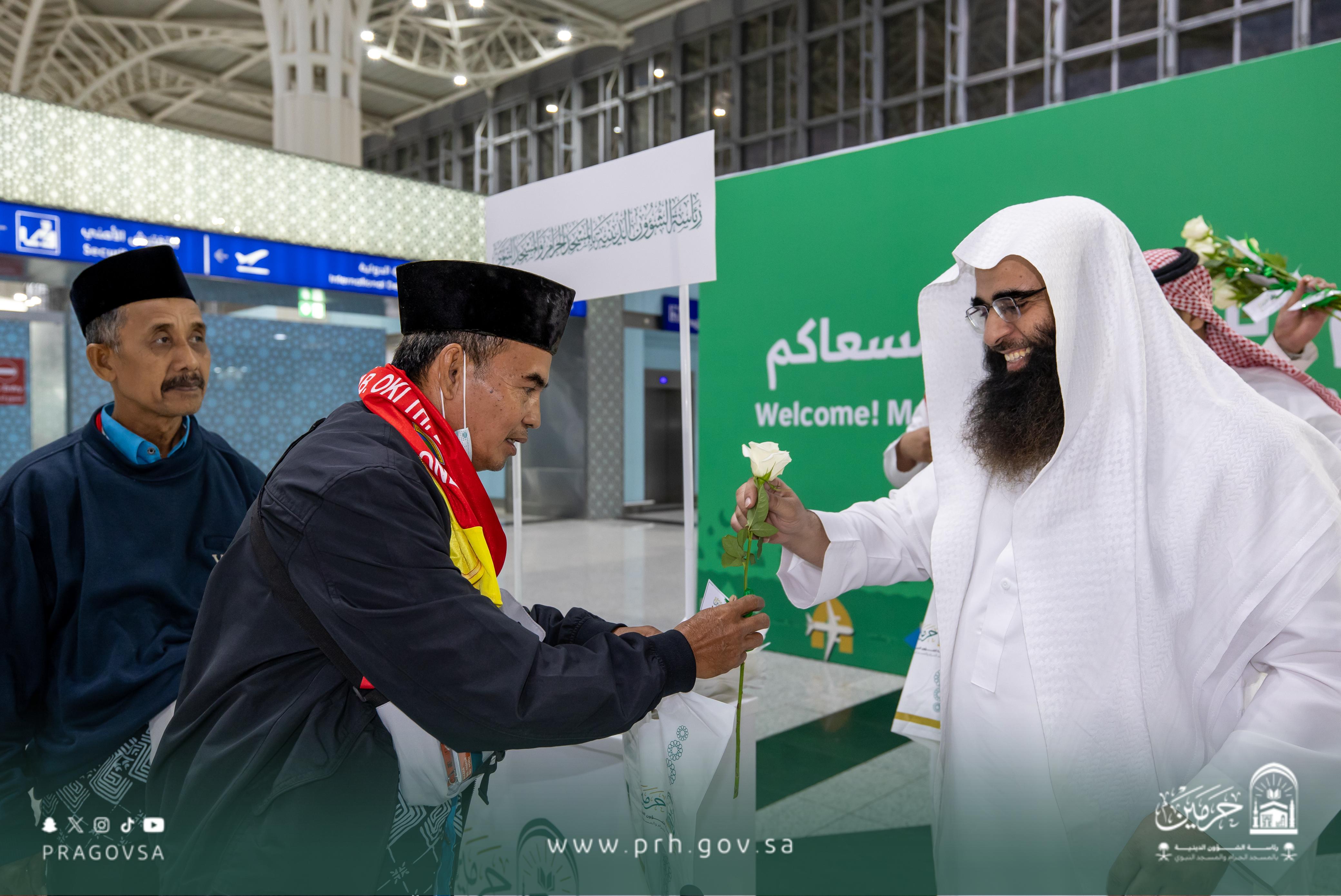 رئاسة الشؤون الدينية بالمسجد النبوي تُطلق مبادرة «بشائر الوصول» لاستقبال ضيوف الرحمن في مطار المدينة المنورة
